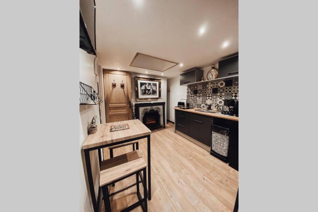 Appartement Romantique Parisien, Baignoire Retro Au Pied Du Lit Boulogne-sur-Mer Zewnętrze zdjęcie
